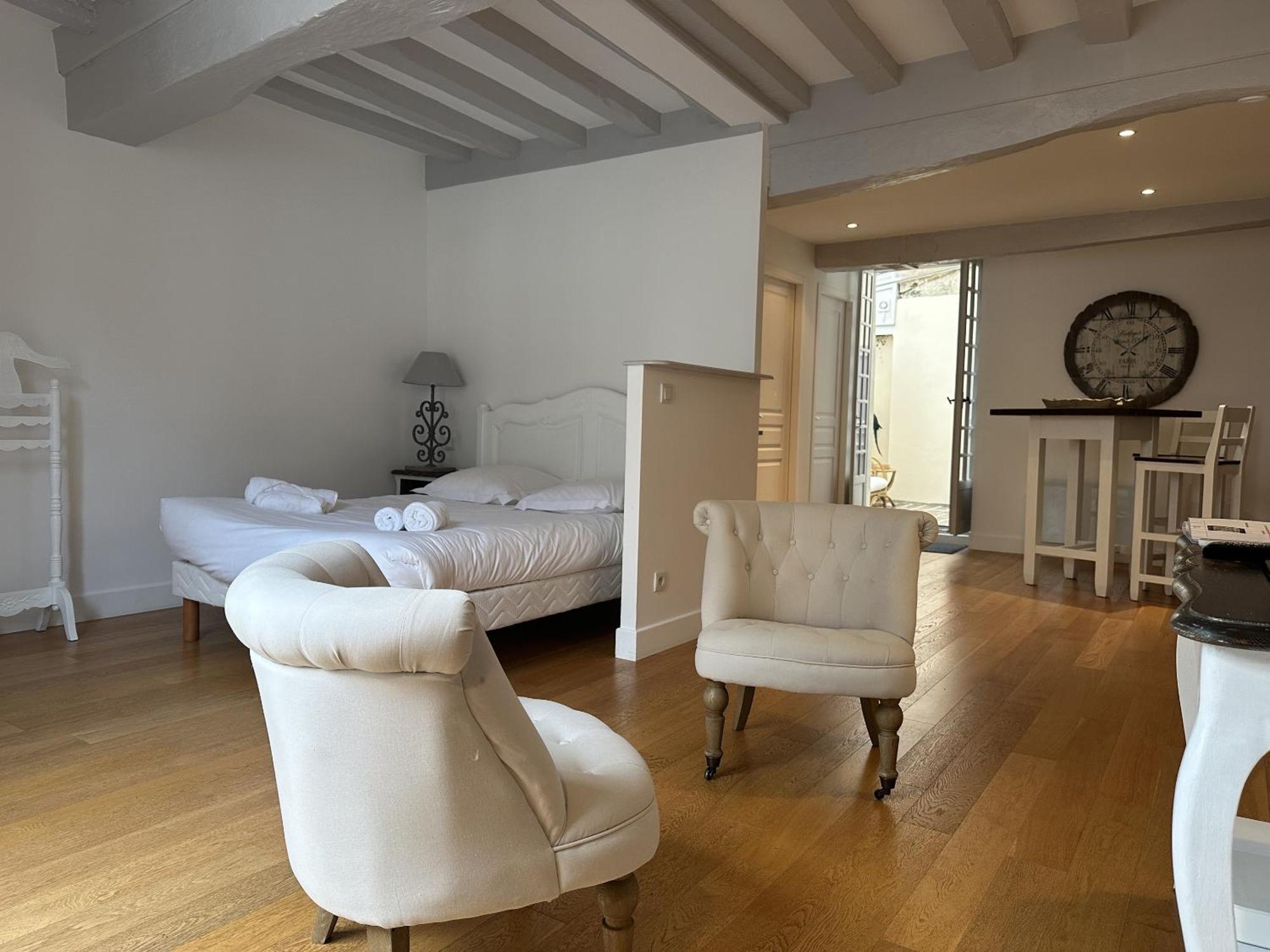 Batisse Paradis- 3 Appartements Calmes Et Elegants Au Centre Historique De Beaune Bilik gambar