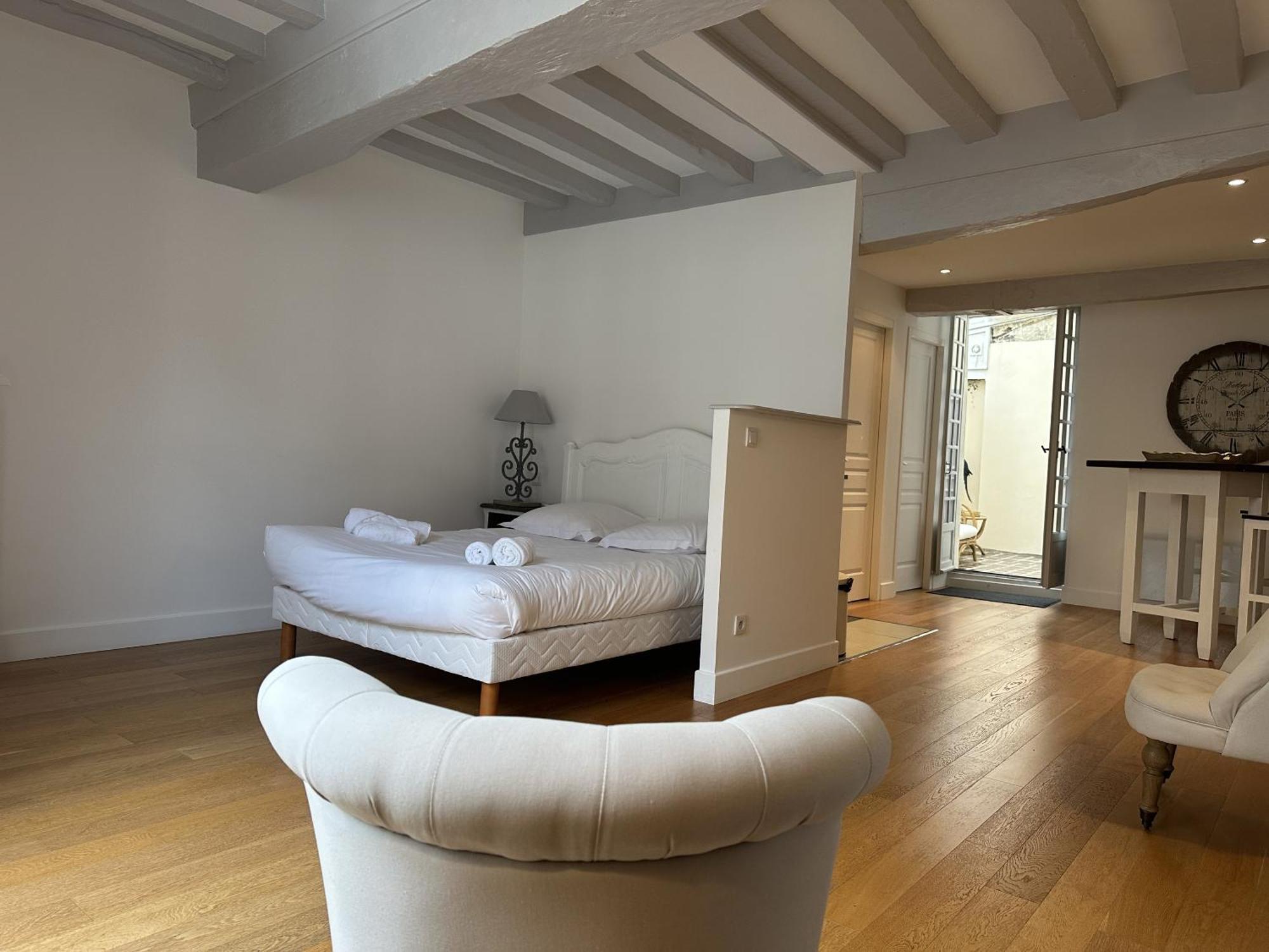 Batisse Paradis- 3 Appartements Calmes Et Elegants Au Centre Historique De Beaune Bilik gambar