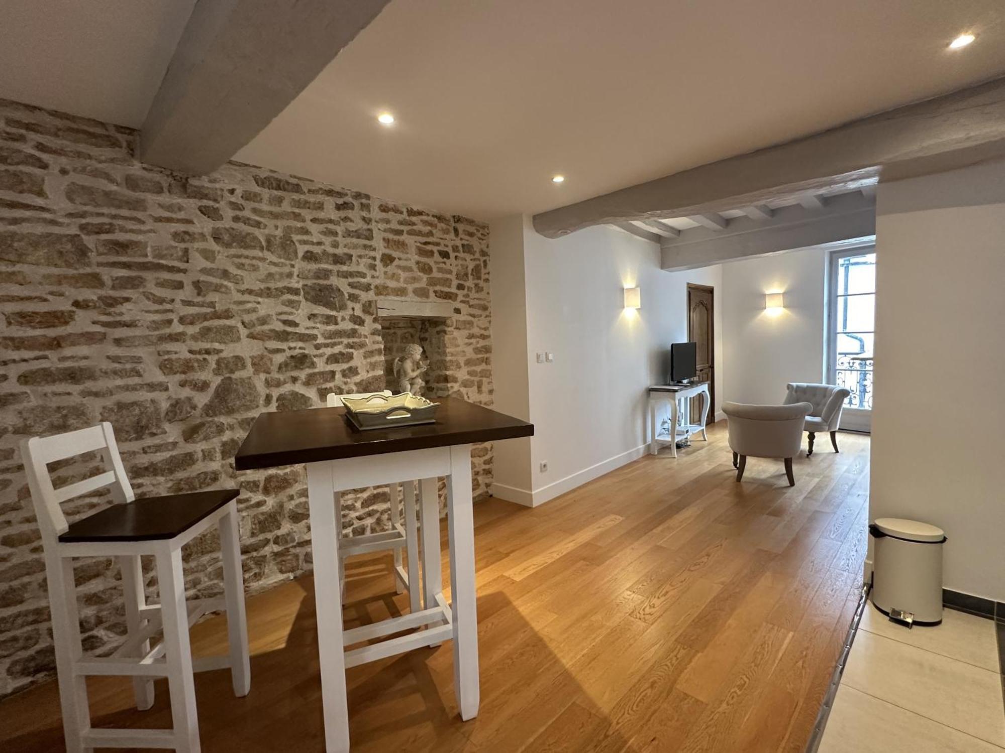 Batisse Paradis- 3 Appartements Calmes Et Elegants Au Centre Historique De Beaune Bilik gambar